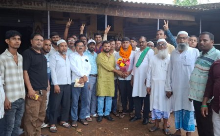 नव चयनित प्रशासनिक पदाधिकारी अताउद्यीन अंसारी को सम्मानित किया