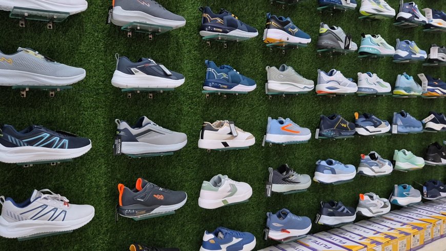 चन्दनकियारी के लोगों के लिए खुशखबरी देवी वस्त्रालय में अब एक ओर यूनिट का विस्तार बी फैशन जूते के लिए खुला