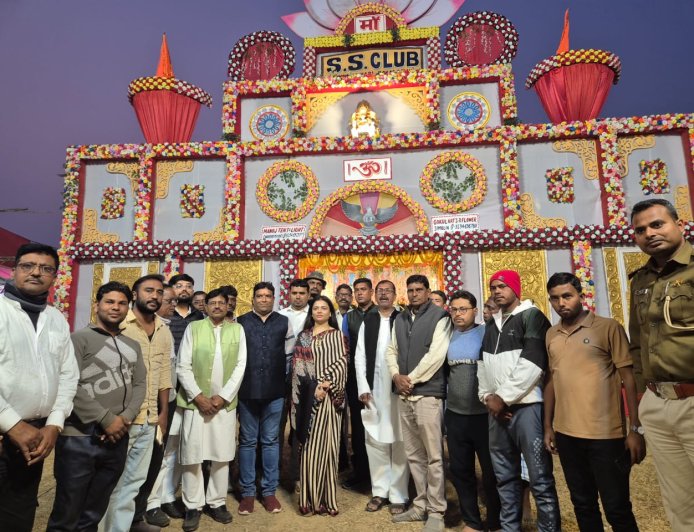 कांग्रेस नेत्री अनुपमा सिंह पहुंची चंदनकियारी सरस्वती मेला