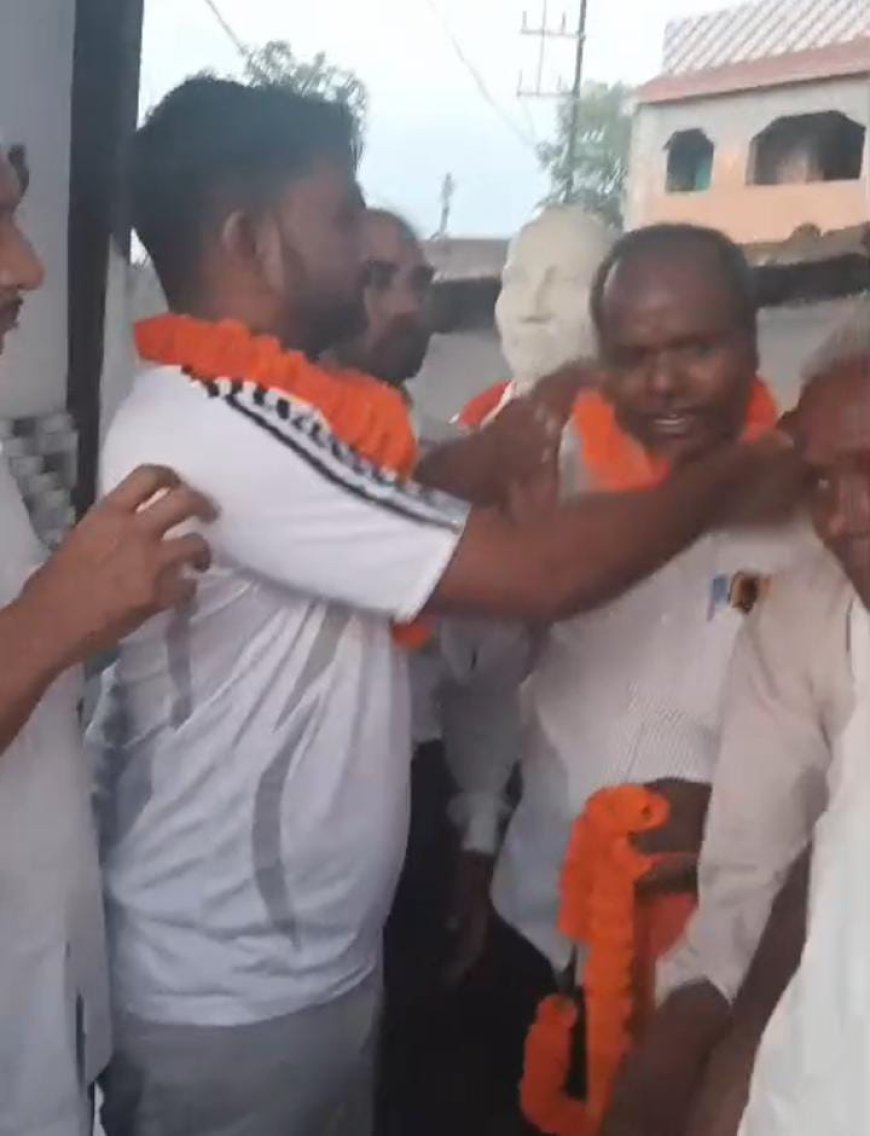 हरदयाल बाबू विकास ने किया जेएलकेएम सुप्रीमो सह विधायक टाईगर जयराम कुमार महतो का भव्य स्वागत